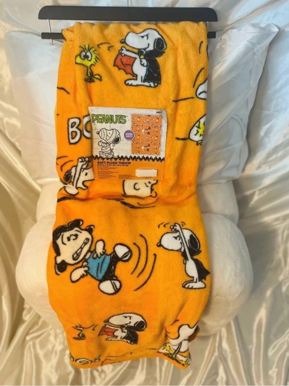Peanuts Plush Throw Blanket - Orange Snoopy & Woodstock Design